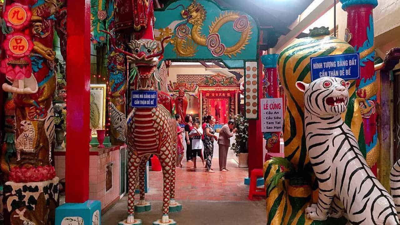 Viếng thăm chùa Đất Sét – Ngôi chùa linh thiêng và độc đáo
