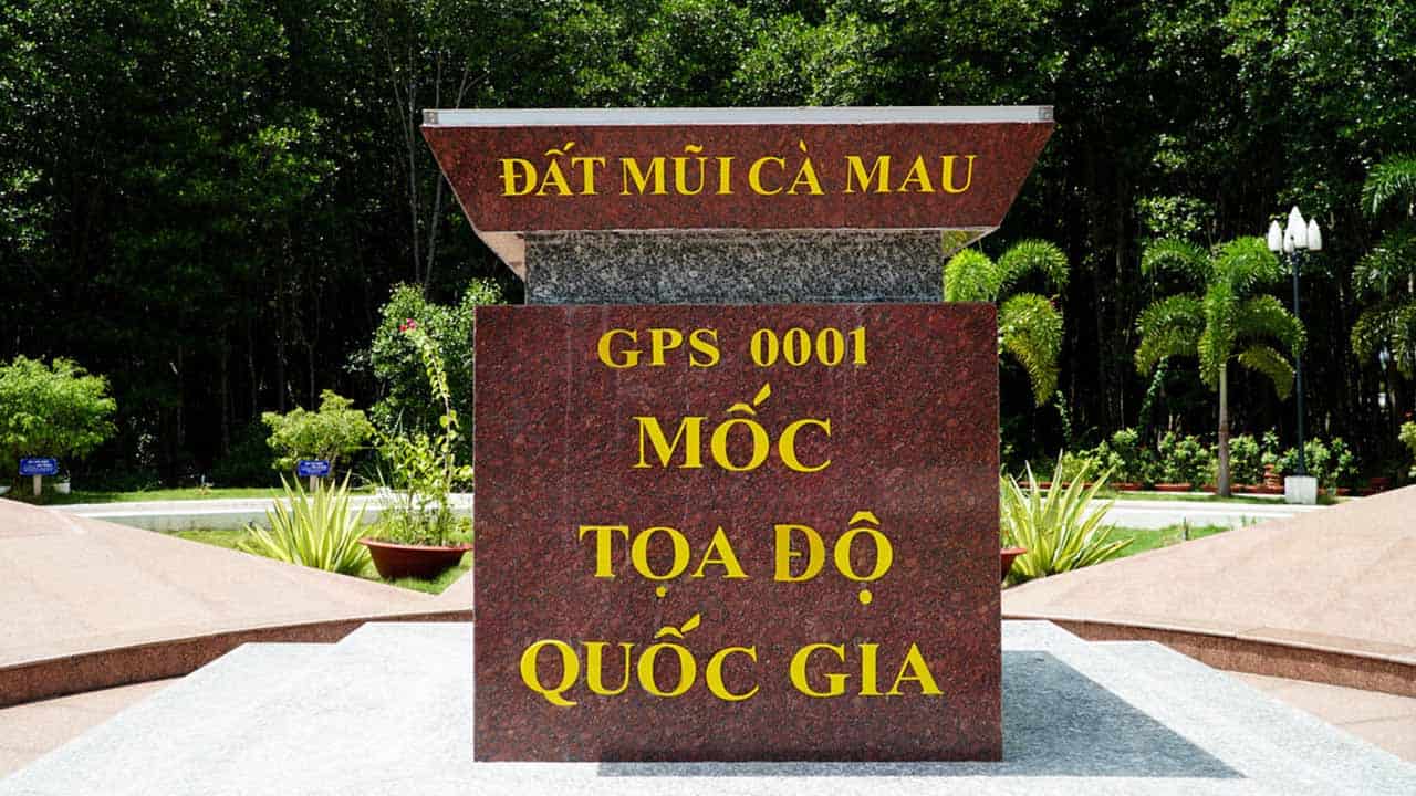 Check-in cột mốc tọa độ quốc gia tại Đất Mũi Cà Mau