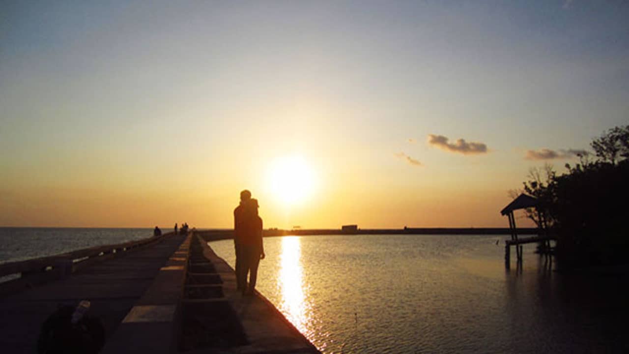 Ngắm hoàng hôn ở Đất Mũi