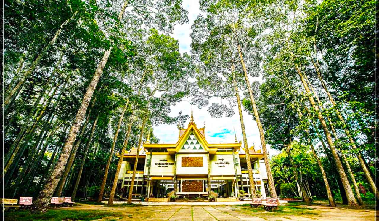 Bảo tàng Khmer – Thuê xe Cần Thơ đi Trà Vinh